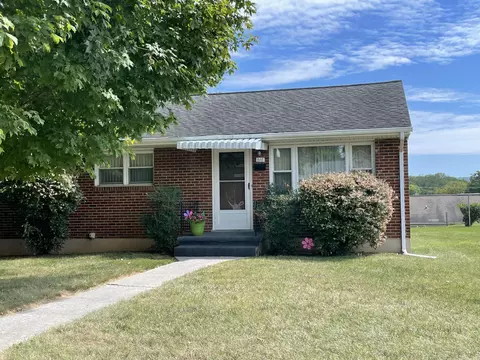 518 Pine St, Vinton, VA 24179 photo 2