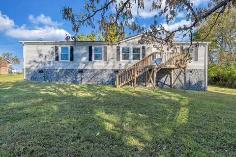 7333 Manns Dr, Fairlawn, VA 24141