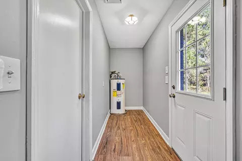 Entry Way - 304 Broken Arrow Ln, Covington, VA 24426 photo 4 of 4