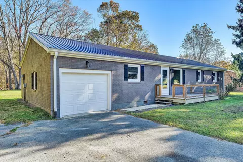 Exterior - 304 Broken Arrow Ln, Covington, VA 24426 photo 3 of 12