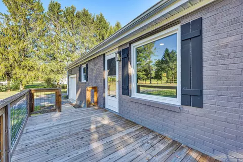 Exterior - 304 Broken Arrow Ln, Covington, VA 24426 photo 6 of 12