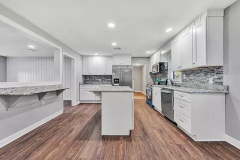 Kitchen - 304 Broken Arrow Ln, Covington, VA 24426 photo 3 of 7