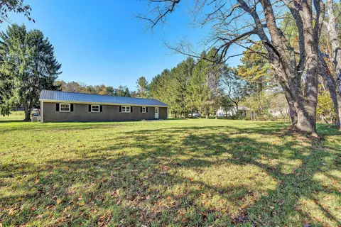 Exterior - 304 Broken Arrow Ln, Covington, VA 24426 photo 12 of 12
