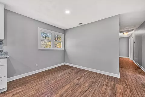 Entry Way - 304 Broken Arrow Ln, Covington, VA 24426 photo 2 of 4