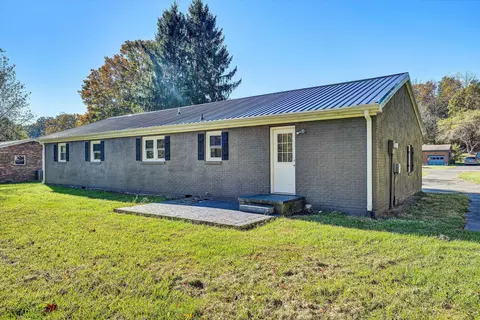 Exterior - 304 Broken Arrow Ln, Covington, VA 24426 photo 10 of 12