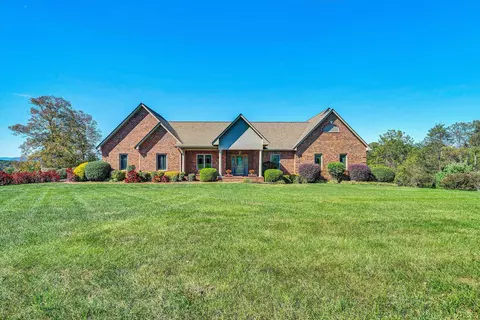 196 Halsey Ct, Wirtz, VA 24184