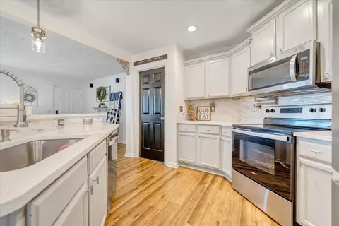 Kitchen - 188 Mt Moriah Rd, Eagle Rock, VA 24085 photo 3 of 4