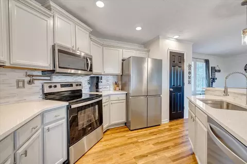Kitchen - 188 Mt Moriah Rd, Eagle Rock, VA 24085 photo 2 of 4