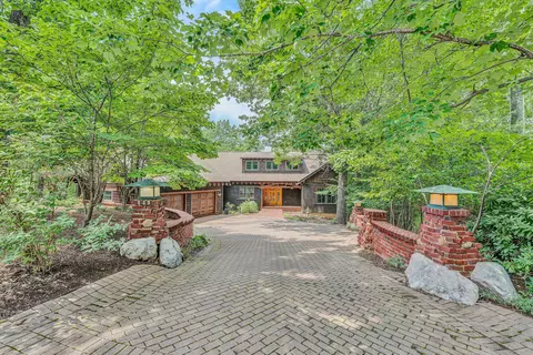 109 Bay Ter, Huddleston, VA 24104