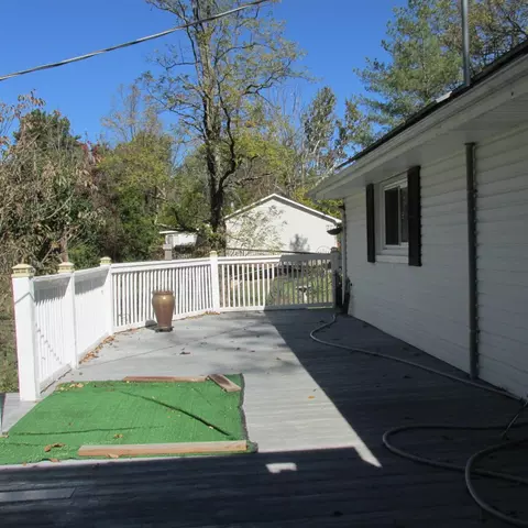 Exterior - 2824 Beldon Dr, Salem, VA 24153 photo 2 of 11