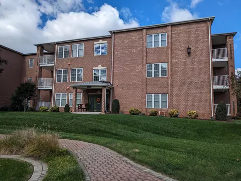 3025 Mcvitty Forest Dr #315, Roanoke, VA 24018