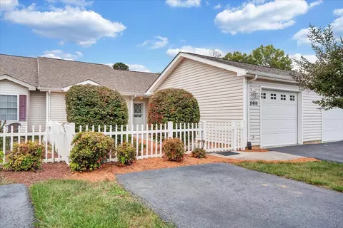8416 Stoney Corner Ln, Roanoke, VA 24019