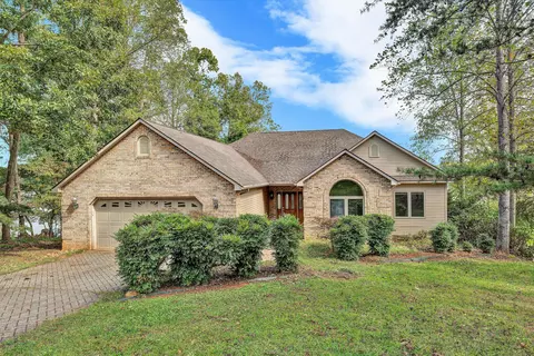 130 Travers Cir, Moneta, VA 24121