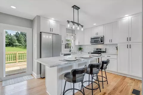 155 Mallard Cove Rd, Moneta, VA 24121