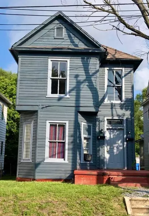 220 E Main St, Covington, VA 24426