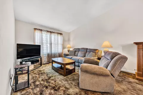 Living - 5625 Legate Dr, Roanoke, VA 24019 photo 1 of 1