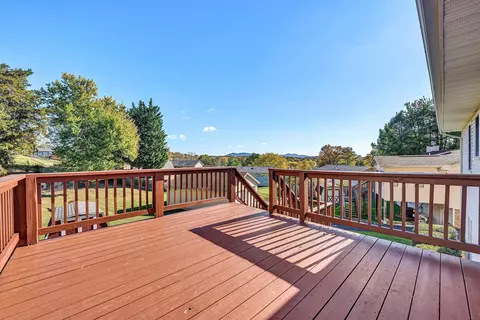 Exterior - 5625 Legate Dr, Roanoke, VA 24019 photo 3 of 5