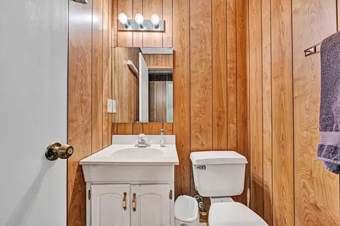 Bath - 5625 Legate Dr, Roanoke, VA 24019 photo 3 of 3
