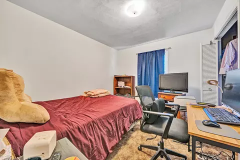 Bedroom - 5625 Legate Dr, Roanoke, VA 24019 photo 3 of 3
