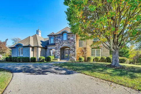 5120 Carter Grove Ln, Roanoke, VA 24012