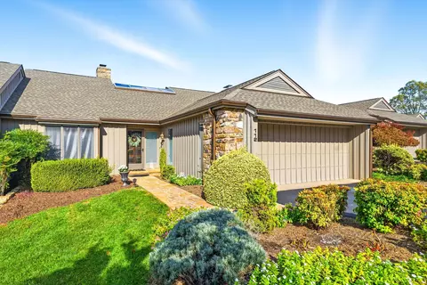 112 Gangplank Cir, Moneta, VA 24121