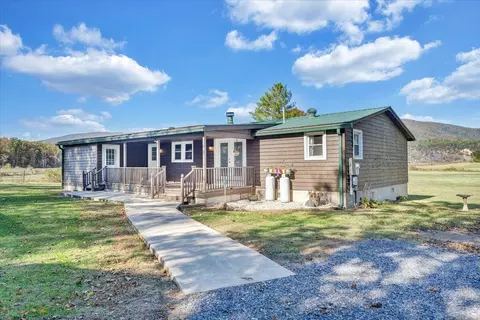 78 Barger Farm Ln, Eagle Rock, VA 24085