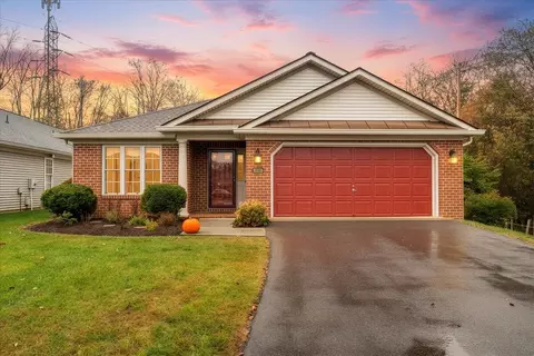 4558 Colonial Place Dr, Roanoke, VA 24018