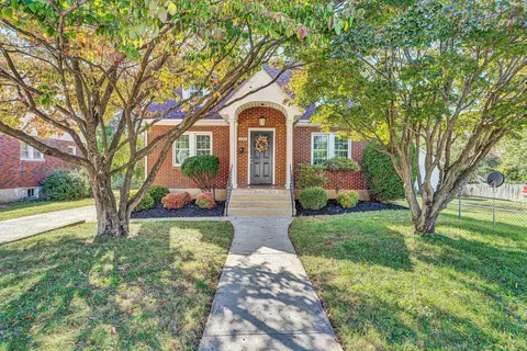 3144 Roundhill Ave NW, Roanoke, VA 24012