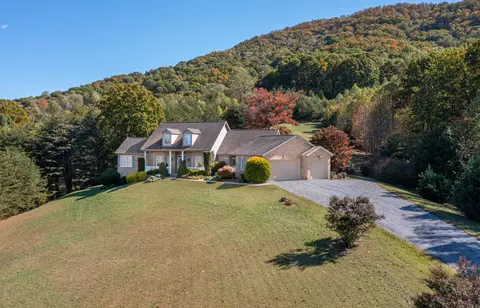 5250 Glade Creek Rd, Roanoke, VA 24012