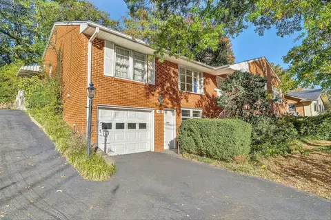 4566 Oakland Blvd NW, Roanoke, VA 24012