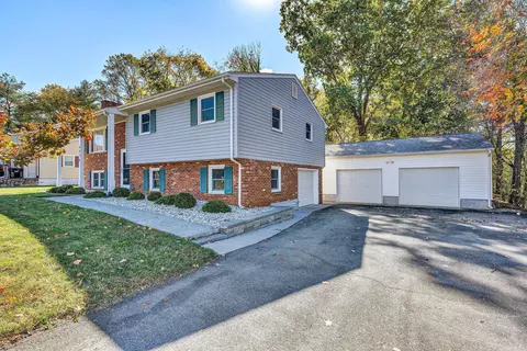 6836 Trevilian Rd, Roanoke, VA 24019