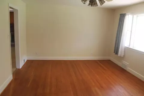 Living - 109 Villa Rd, Ridgeway, VA 24148 photo 2 of 5