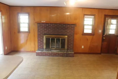 Living - 109 Villa Rd, Ridgeway, VA 24148 photo 4 of 5