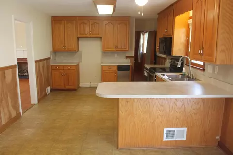 Kitchen - 109 Villa Rd, Ridgeway, VA 24148 photo 2 of 5