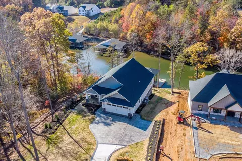 172 Lakewatch Cir, Moneta, VA 24121