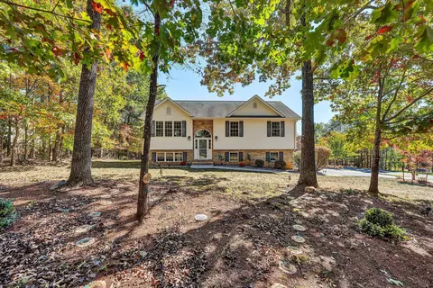 1204 Jewel Trl, Moneta, VA 24121