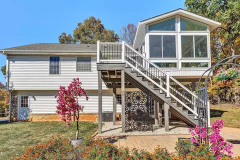 1204 Jewel Trl, Moneta, VA 24121