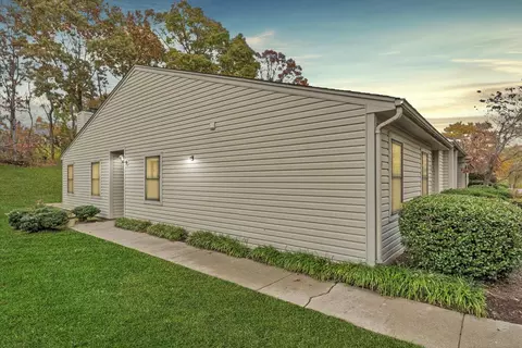 7192 Red Cedar Cir, Roanoke, VA 24019