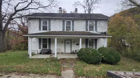 55 W Pine St, Clifton Forge, VA 24422