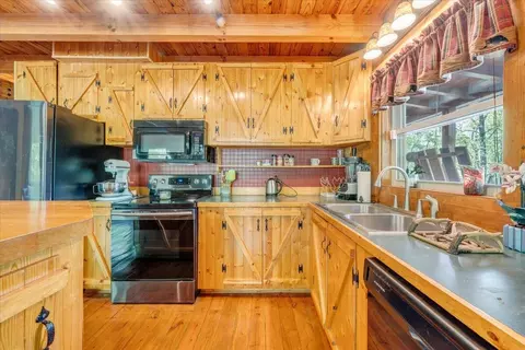 Kitchen - 13357 Callaway Rd, Callaway, VA 24067 photo 5 of 5