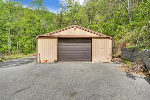 Exterior - 13357 Callaway Rd, Callaway, VA 24067 photo 4 of 9