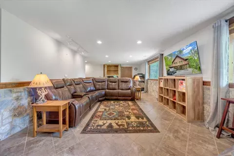 Living - 13357 Callaway Rd, Callaway, VA 24067 photo 4 of 5