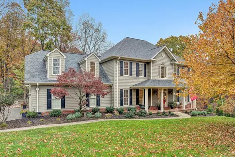 5431 Ridgelea Estates Dr, Roanoke, VA 24018
