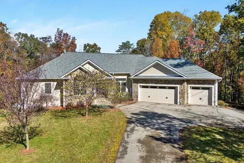138 Binnacle Dr, Moneta, VA 24121