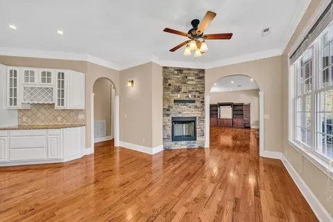 Living - 138 Binnacle Dr, Moneta, VA 24121 photo 6 of 10