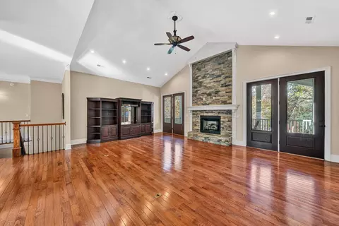 Living - 138 Binnacle Dr, Moneta, VA 24121 photo 2 of 10