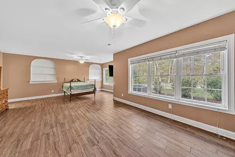 Bedroom - 138 Binnacle Dr, Moneta, VA 24121 photo 5 of 6