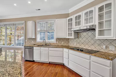 Kitchen - 138 Binnacle Dr, Moneta, VA 24121 photo 2 of 9