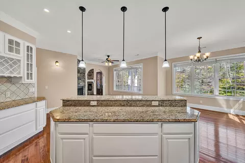 Kitchen - 138 Binnacle Dr, Moneta, VA 24121 photo 4 of 9