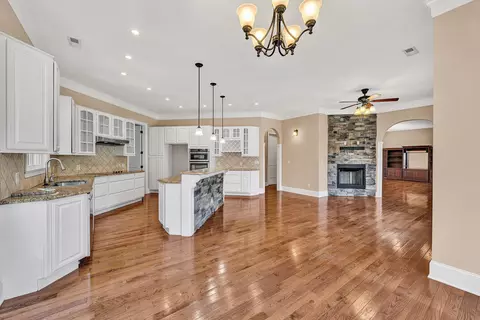 Living - 138 Binnacle Dr, Moneta, VA 24121 photo 7 of 10